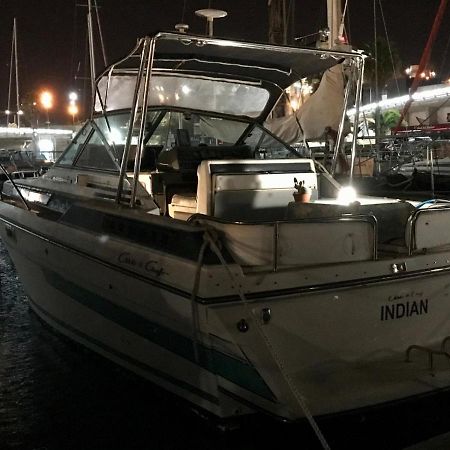 Yacht Experience Barcelona Hotel Сант Адриа де Бесос Екстериор снимка