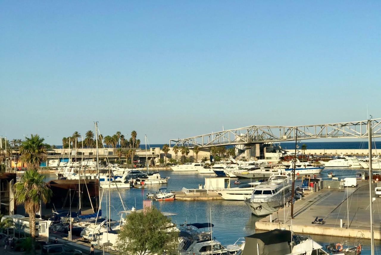 Yacht Experience Barcelona Hotel Сант Адриа де Бесос Екстериор снимка
