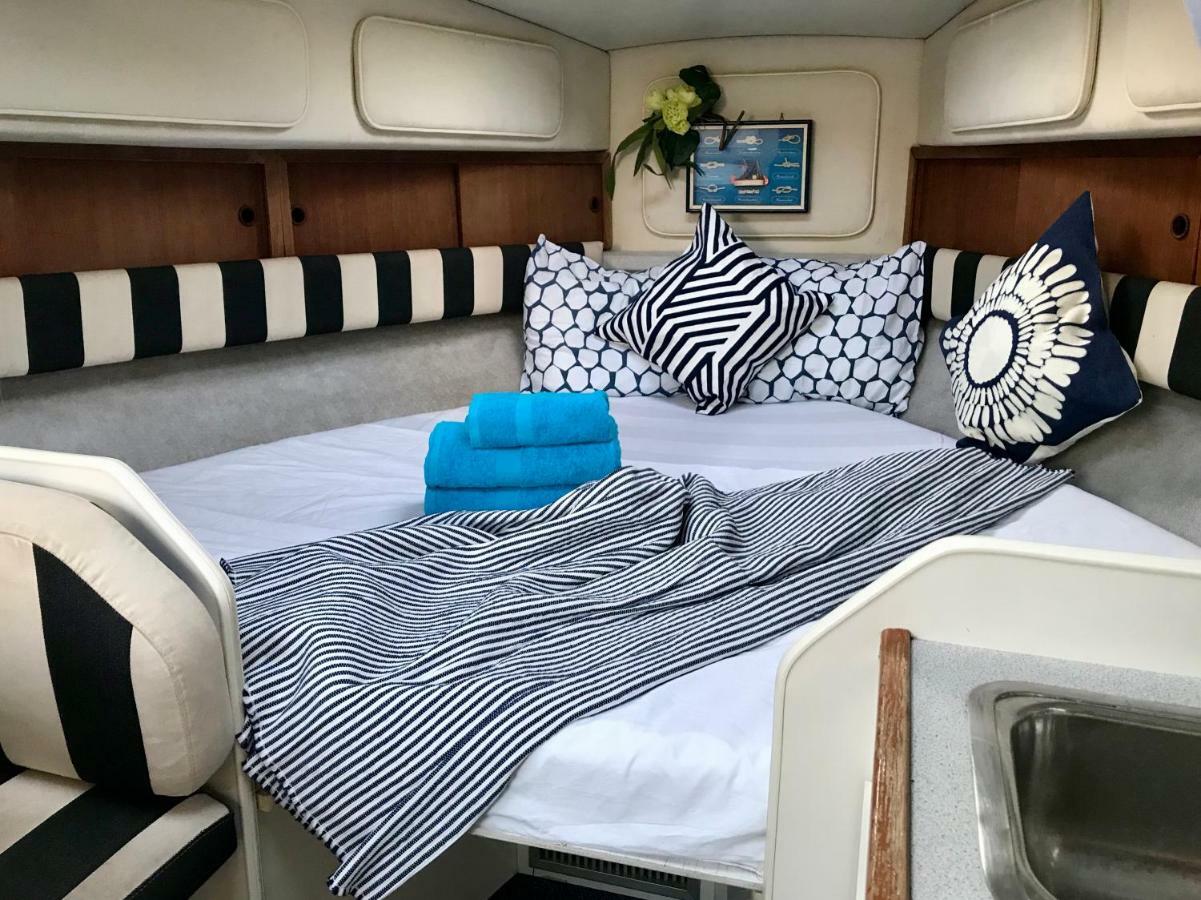 Yacht Experience Barcelona Hotel Сант Адриа де Бесос Екстериор снимка