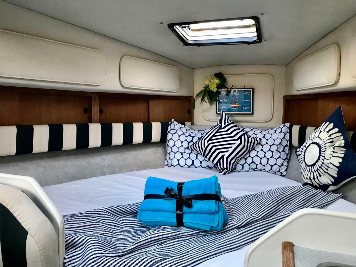Yacht Experience Barcelona Hotel Сант Адриа де Бесос Екстериор снимка