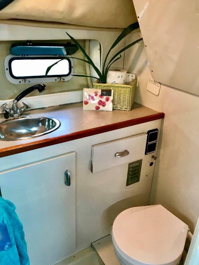 Yacht Experience Barcelona Hotel Сант Адриа де Бесос Екстериор снимка
