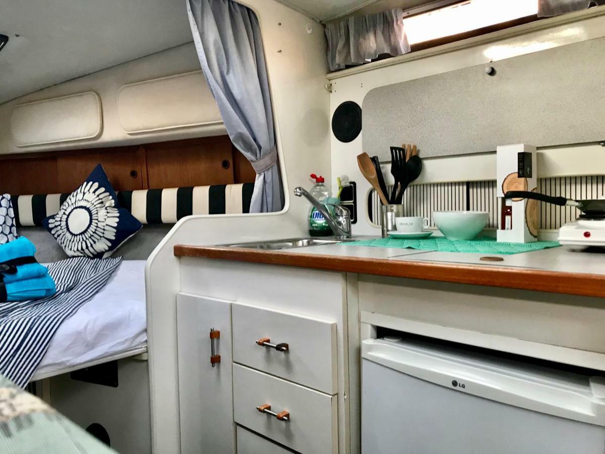 Yacht Experience Barcelona Hotel Сант Адриа де Бесос Екстериор снимка