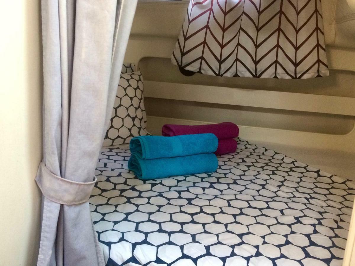 Yacht Experience Barcelona Hotel Сант Адриа де Бесос Екстериор снимка